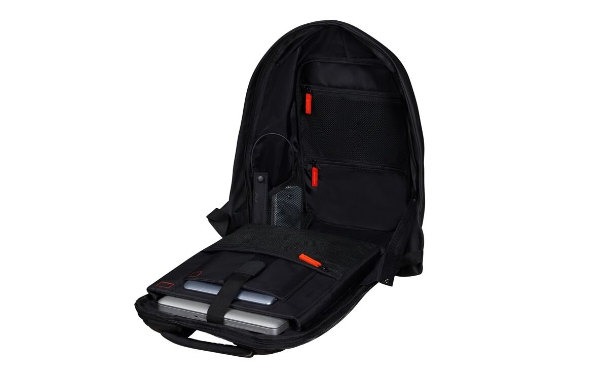 ZDJĘCIE PLECAKA DO LAPTOPA AMERICAN TOURISTER 15.6 URBAN GROOVE