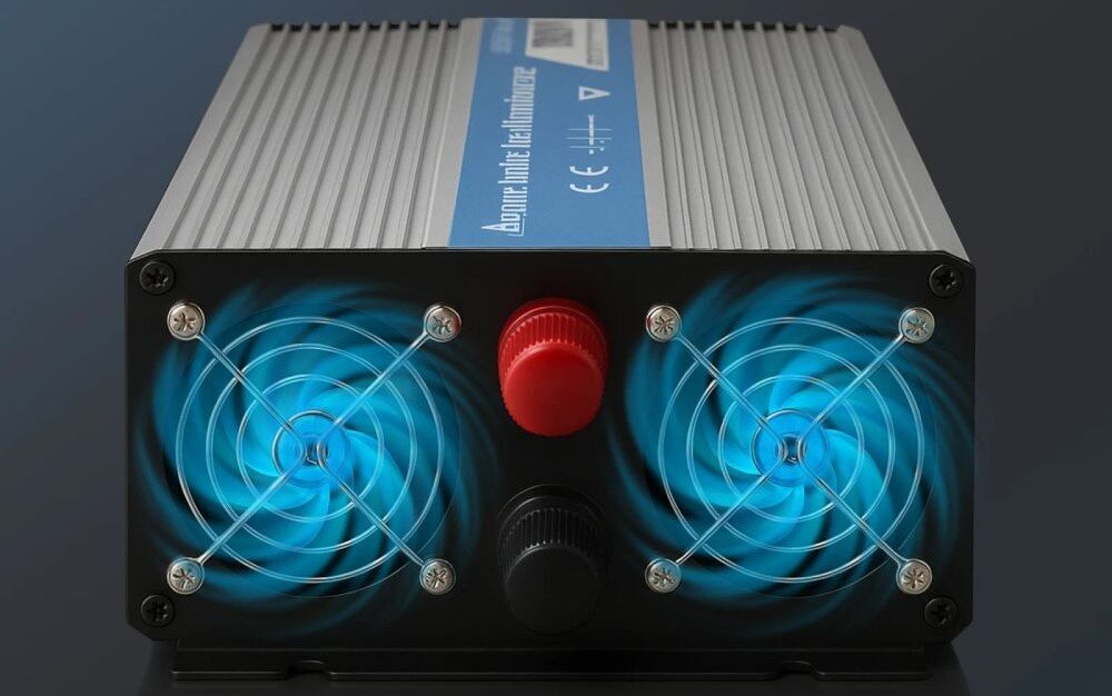 Przetwornica EXTRALINK 12V na 230 2000W 4000W modyfikowana sinusoida zastosowanie mobilne, przetwornica od tyłu na ciemnym tle