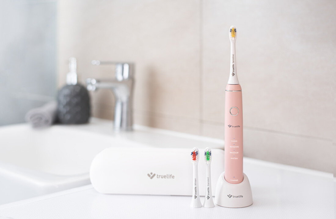 Szczoteczka soniczna TRUELIFE SonicBrush Compact Duo Różowy Pielęgnacja jamy ustnej wygląd design tło prezentacja wizualizacja