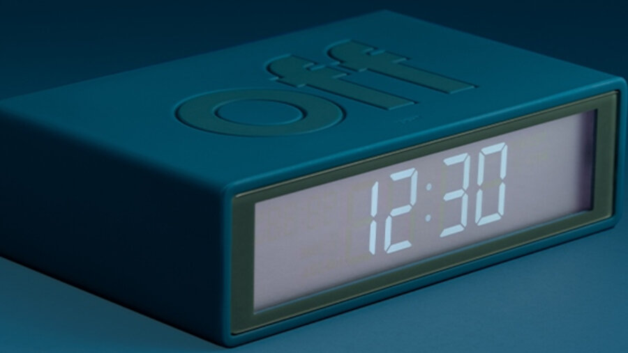 Budzik LEXON Flip  - podświetlenie