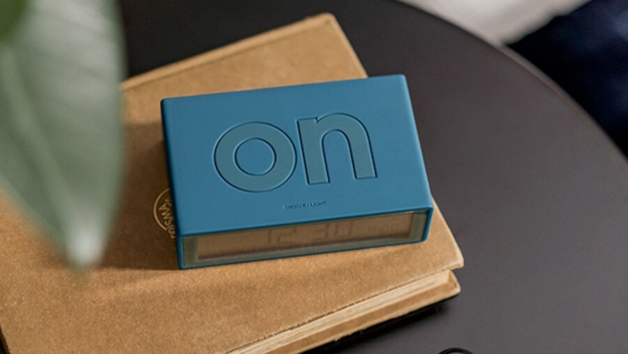 Budzik LEXON Flip  - wykonanie