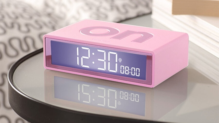 Budzik LEXON Flip  - podświetlenie