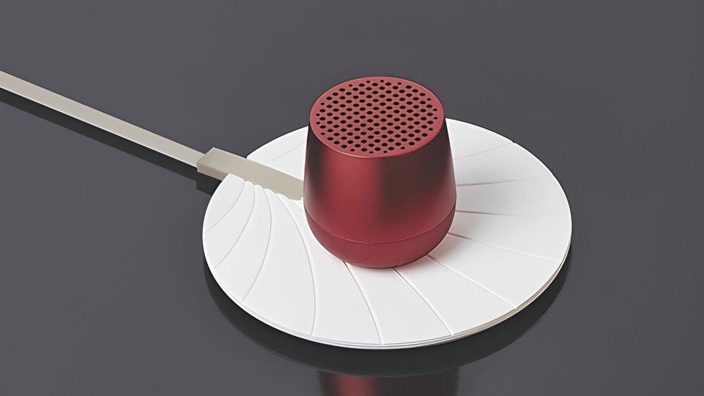 Głośnik LEXON Mino+ LA125  - ładowanie