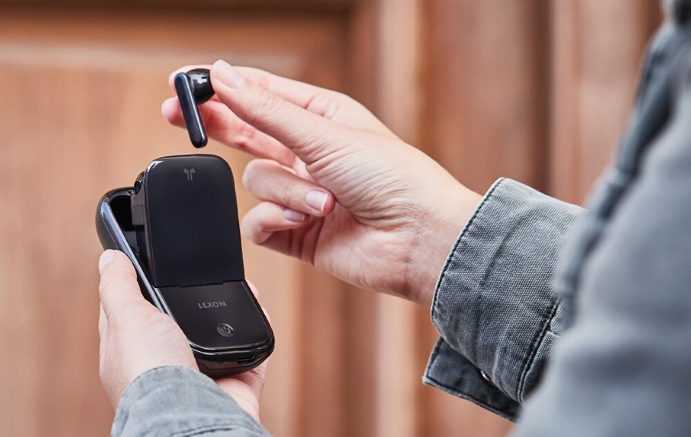 Słuchawki douszne LEXON Speakerbuds LA127N design komfort lekkość dźwięk jakość wrażenia słuchowe ergonomia lekkość sport aktywność podróże czas pracy działanie akumulator