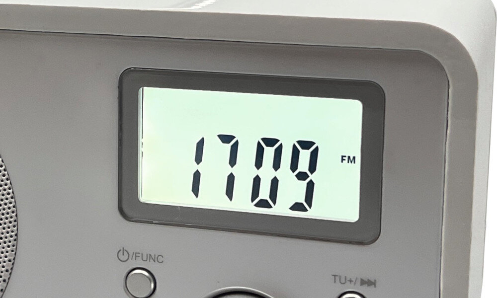 Radio TECHNISAT Classic 200 76-4821-01 Biały wyświetlacz przekątna informacje zegarek obudowa wygląd wymiary