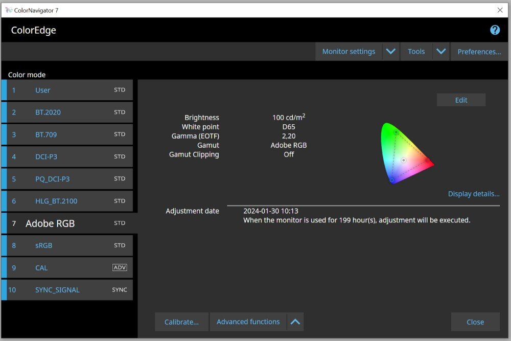 Monitor EIZO ColorEdge CS2400R Zrzut ekranu programu do kalibracji kolorów. Widoczne menu z wyborem trybów kolorystycznych oraz wykres przestrzeni barw Adobe RGB, aplikacja, narzędzia, funkcje