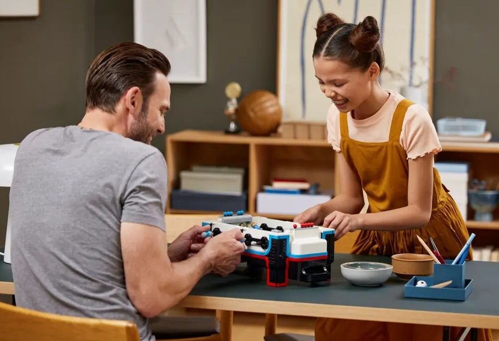LEGO IDEAS Piłkarzyki 21337 klocki elementy zabawa łączenie figurki akcesoria figurka zestaw
