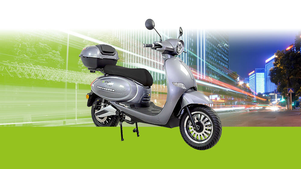Skuter elektryczny E-MIO Toro+ Srebrny silnik elektryczny moc 4000 W maksymalny moment obrotowy do 165 Nm maksymalna prędkość do 75 km/h wzniesienia maksymalny kąt do 25 stopni