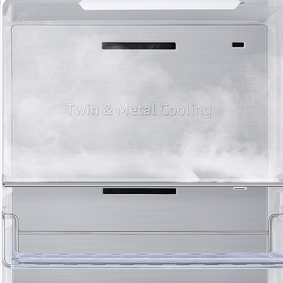 Zbliżenie na panel metal cooling zastosowany w lodówce Samsung RH69B8941B1