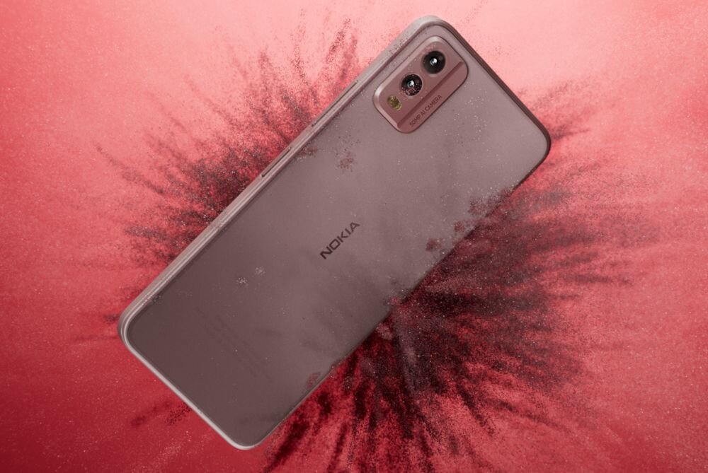 Smartfon NOKIA C32   ekran bateria aparat procesor ram pamięć pojemność rozdzielczość zdjęcia filmy opis dane cechy blokady system łączność wifi bluetooth obudowa szkło odporność porty muzyka transfer sieć przekątna matryca waga czujniki oled amoled ips