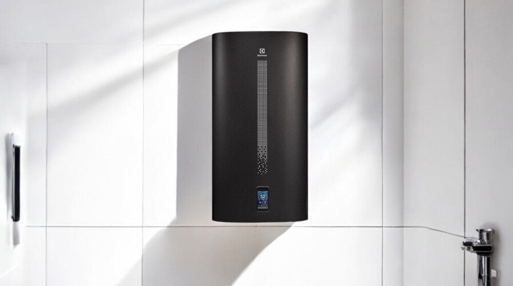 BOJLER ELEKTRYCZNY ELECTROLUX EWH100SIBEEEC pojemność 100 litrów moc 2000 W stal emaliowana niezawodność funkcjonalność kolor biały minimalna ilość miejsca przestrzeń uniwersalność model pionowy odporny na korozję