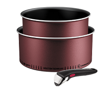 Na obrazie widoczne są dwa brązowe rondle o różnych rozmiarach, ustawione jeden w drugim, oraz czarna odłączana rączka. Na rondlach znajduje się napis \'Protection Technology\'.