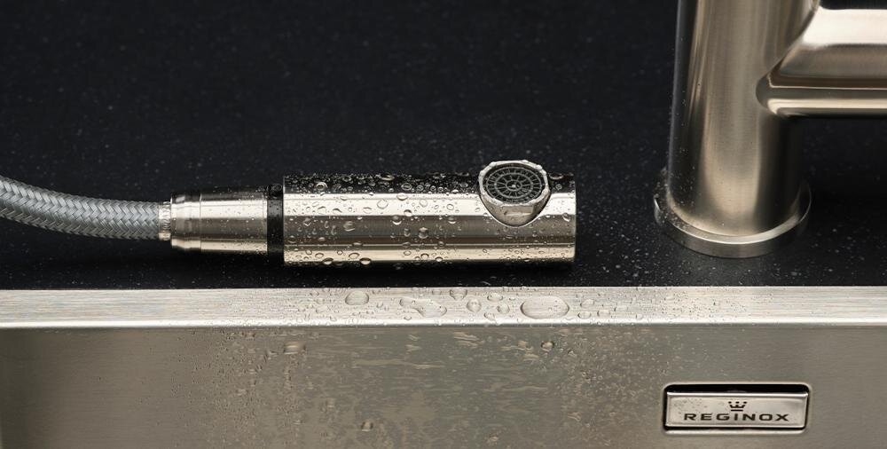 REGINOX Palm R34583 bateria wyciągana obrotowa wylewka swoboda komfort użytkowanie sterowanie kierunek strumień woda ułatwienie mycie naczynia duże zlewozmywak napełnianie garnki