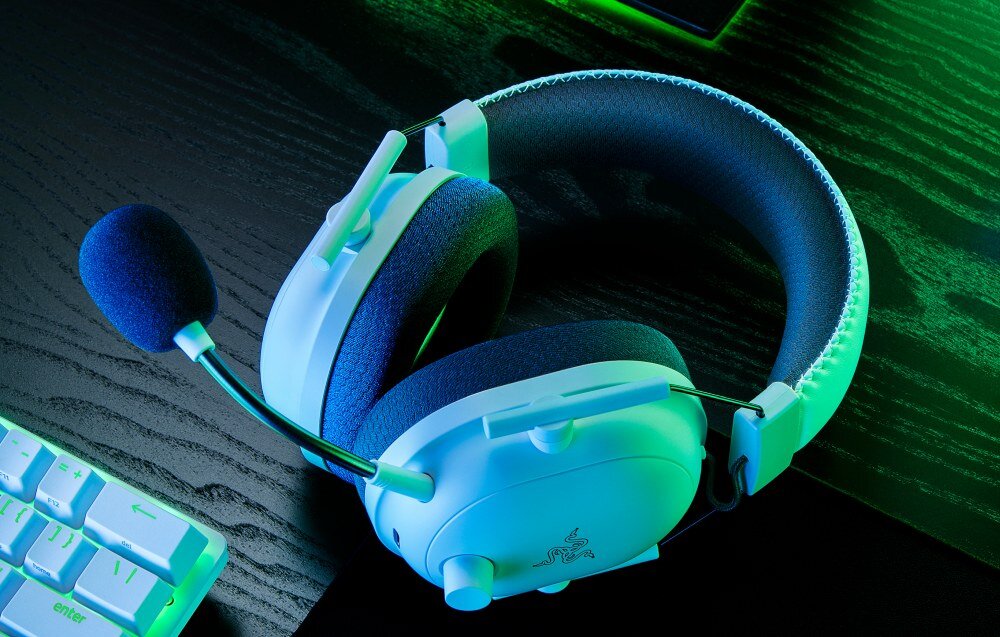 Słuchawki RAZER BlackShark V2 Pro design komfort lekkość dźwięk jakość wrażenia słuchowe ergonomia lekkość sport aktywność podróże czas pracy działanie akumulator