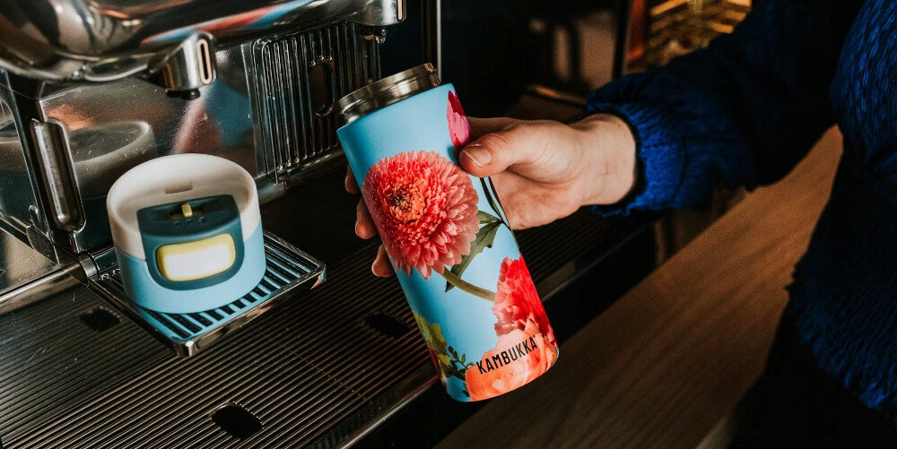 Kubek termiczny KAMBUKKA Etna Granatowy utrzymanie temperatury izolacja próżniowa zimne ciepłe napoje nakrętka 3 w 1 wygoda bezpieczeństwo zmiana nakrętek personalizacja MIX & MATCH bez szkodliwego BPA bezpieczny dla zdrowia 