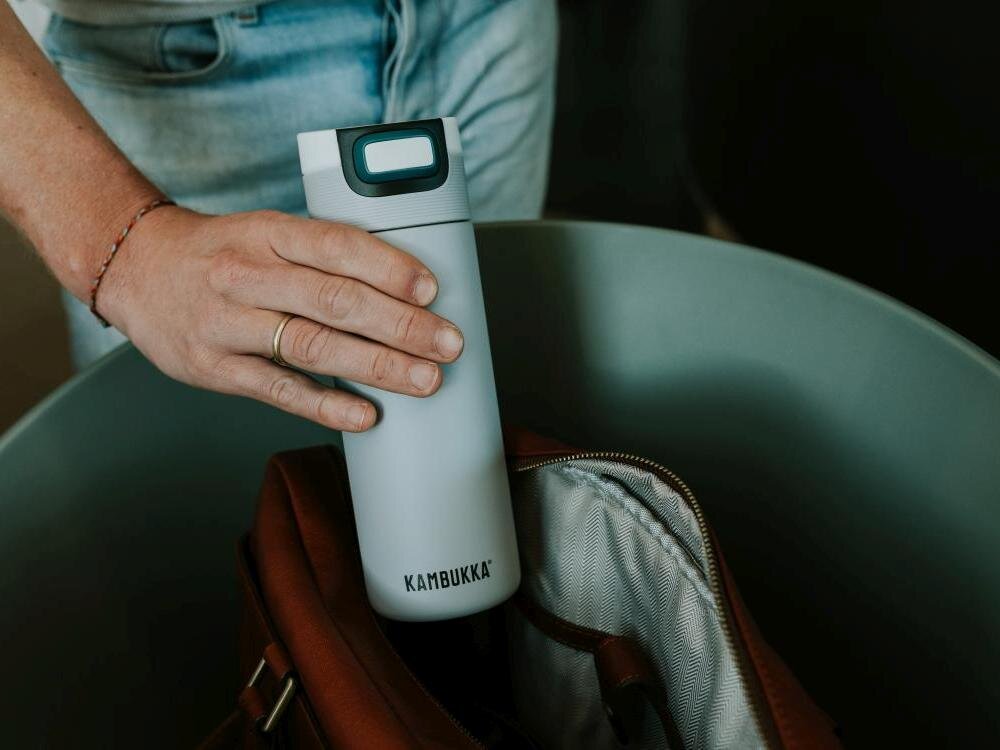 TERMOS KAMBUKKA ETNA Morning Glory 500ML konstrukcja izolacja próżniowa trwałość bezpieczeństwo bez BPA silikonowy spód