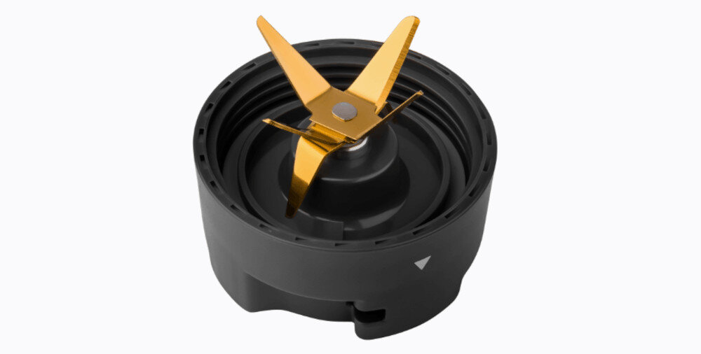 Blender personalny SENCOR SBL 7550SS (Sportowy) + 2 bidony w komplecie zdjęcie lifestyle Sześć mocnych ostrzy Zespół sześciu ostrzy ze stali nierdzewnej Tytanowa powłoka