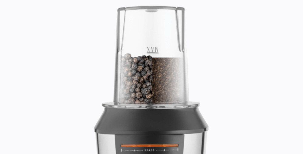 Blender personalny SENCOR SBL 7570SS (Sportowy) + 4 bidony + młynek w komplecie zdjęcie lifestyle Młynek w zestawie rozdrobnić
