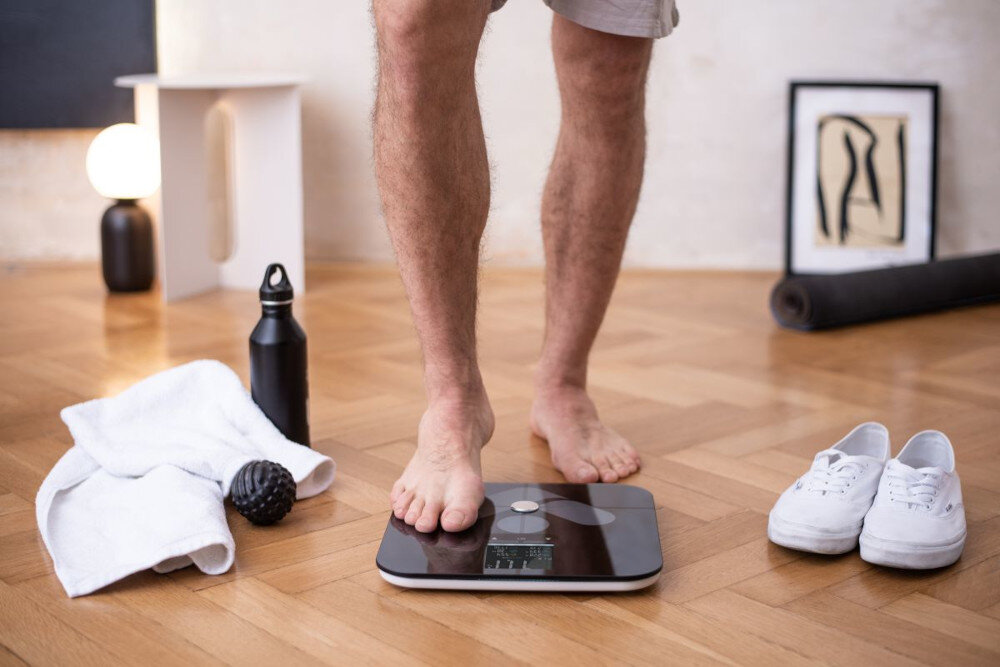 Waga TRUELIFE FitScale W7 BT funkcje dodatkowe wskaznik BMR BFR bialko automatyczne wylaczenie