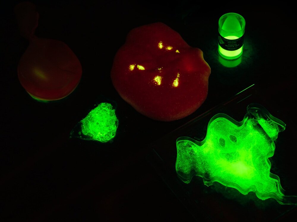 Zestaw kreatywny LISCIANI Crazy Science Slime w Ciemności 304-PL89239 świecenie w ciemności, zachwyt dzieci, zachęta do dalszych eksperymentów