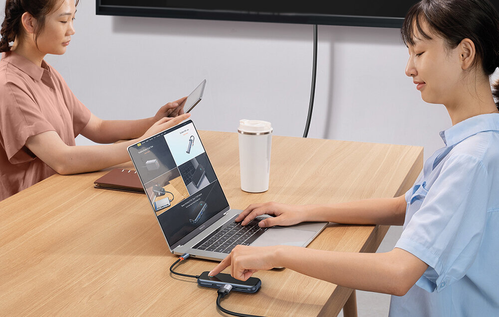 Stacja dokująca BASEUS AcmeJoy wygoda urządzenia transmisja danych stabilne połączenie internet każda sytuacja poręczna konstrukcja wytrzymałość funkcja plug play