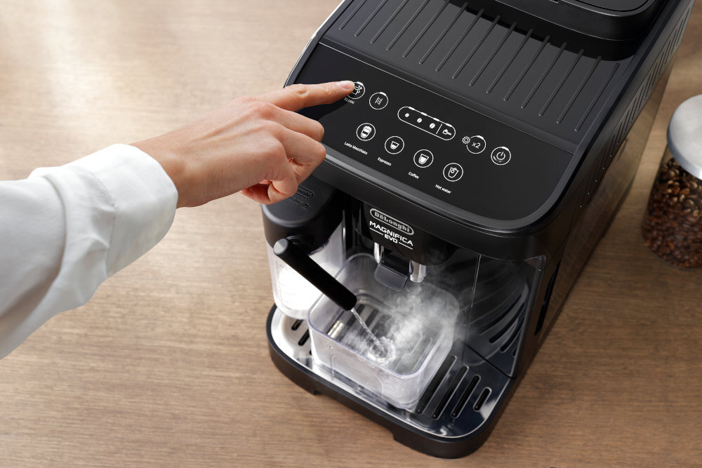 Ekspres DELONGHI Magnifica Evo ECAM290.51.B automatyczny proces plukania i odkamieniania
