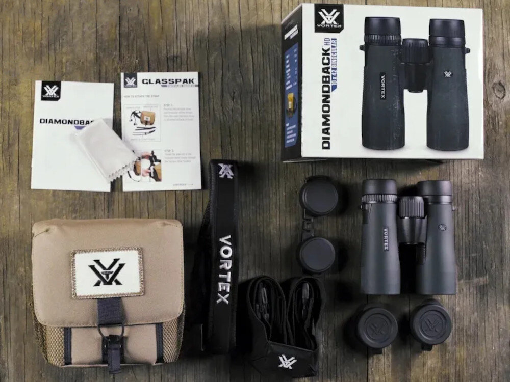 Lornetka VORTEX Diamondback HD 10x42 opakowanie zestaw akcesoria dodatki