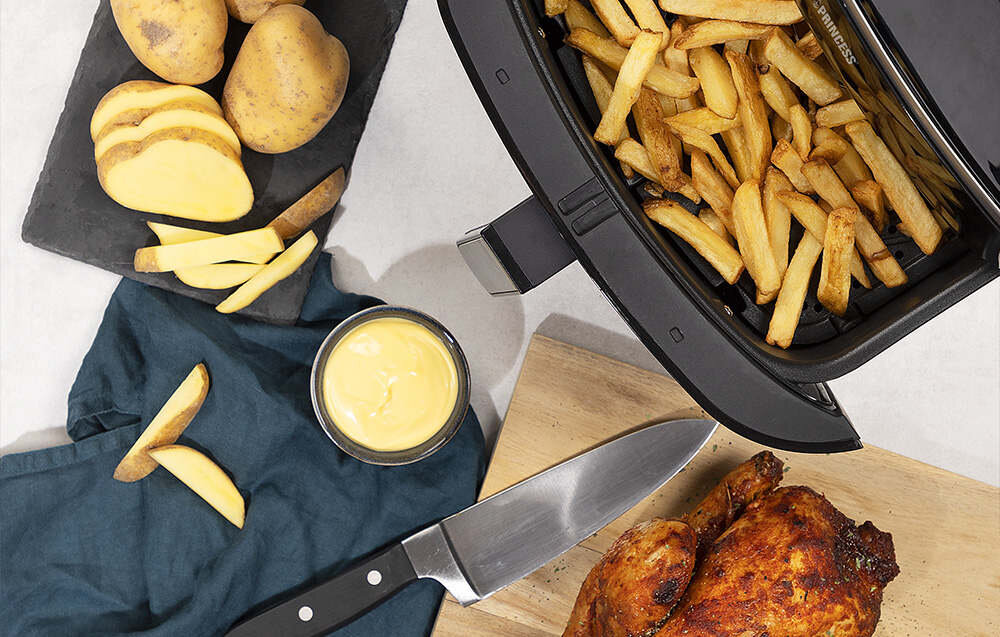 Frytkownica beztłuszczowa Princess dla 9 osob 1,5 kg pojemnosc 6,5 l