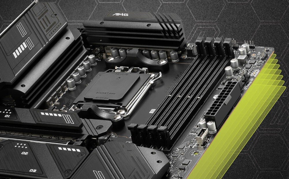 Płyta główna MAG X670E Tomahawk WiFi Ujęcie płyty głównej z widocznymi czterema slotami na pamięć RAM oraz radiatorami sekcji zasilania. Żółte warstwy symbolizują wielowarstwową konstrukcję laminatu PCB, chłodzenie, radiatory, termopady, laminat