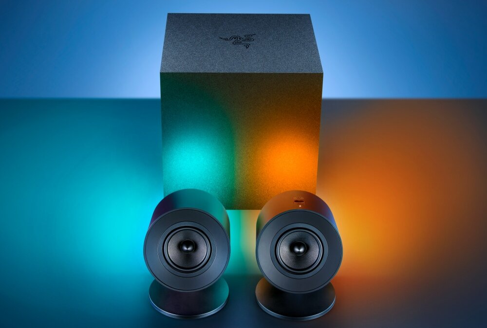 Głośniki RAZER Nommo V2 Pro efekty podświetlenie dźwięk brzmienie moc głośniki bezprzewodowe audio  thx spatial audio chroma rgb użytkowanie warunki 