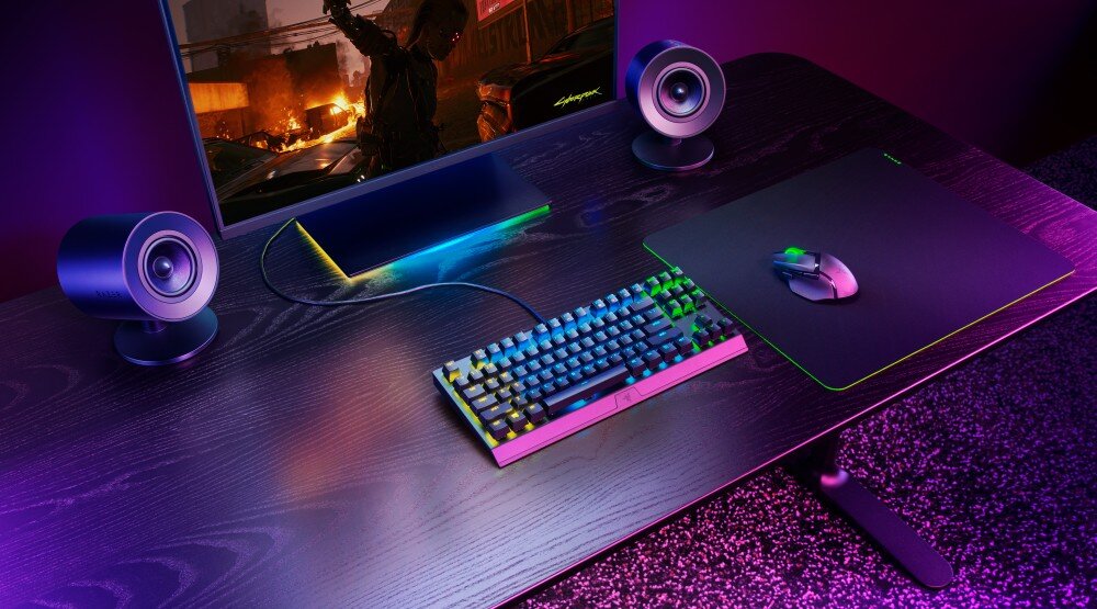 Głośniki RAZER Nommo V2 X efekty podświetlenie dźwięk brzmienie moc głośniki bezprzewodowe audio thx spatial audio chroma rgb użytkowanie warunki