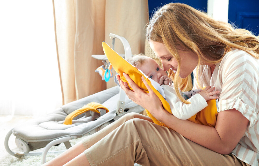 Leżaczek KINDERKRAFT Felio 2 Żółty funkcjonalny estetyczny solidna stalowa konstrukcja lekka waga 2,89 kg