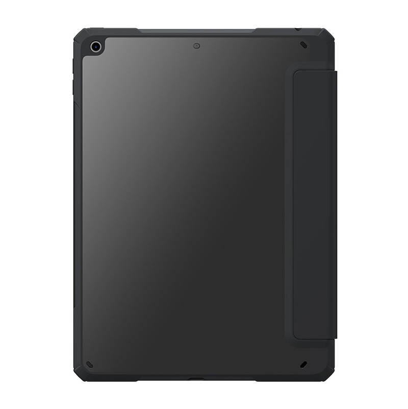 Czarne etui ochronne na tablet z wycięciem na aparat w rogu. Etui ma minimalistyczny design z gładką powierzchnią.
