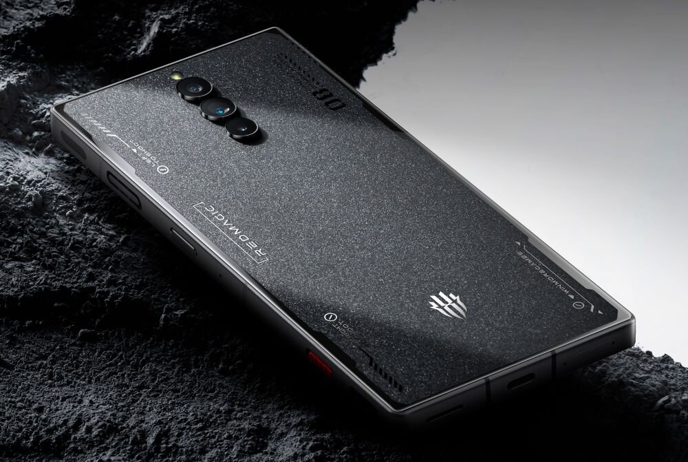 Smartfon NUBIA Red Magic 8 Pro ekran bateria aparat procesor ram pamięć pojemność rozdzielczość zdjęcia filmy opis dane cechy blokady system łączność wifi bluetooth obudowa szkło odporność porty muzyka transfer sieć przekątna matryca waga czujniki oled amoled ips