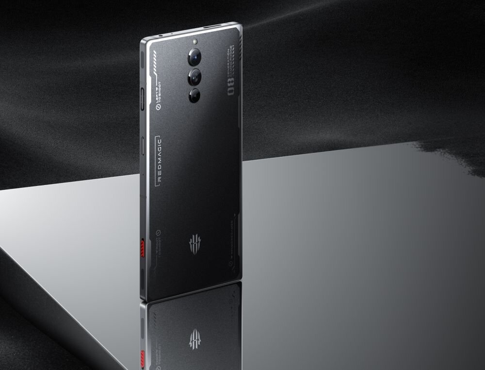 Smartfon NUBIA Red Magic 8 Pro ekran bateria aparat procesor ram pamięć pojemność rozdzielczość zdjęcia filmy opis dane cechy blokady system łączność wifi bluetooth obudowa szkło odporność porty muzyka transfer sieć przekątna matryca waga czujniki oled amoled ips