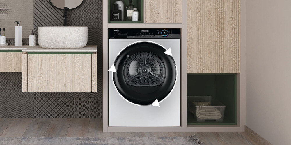 SUSZARKA HAIER I-PRO 3 HD90-A3939-S zdjęcie lifestyle front panel drzwiczki strzałki kierunki przepływu powietrza łazienka Oszczędności z pompą ciepła do 50% energii ekologiczne rozwiązania