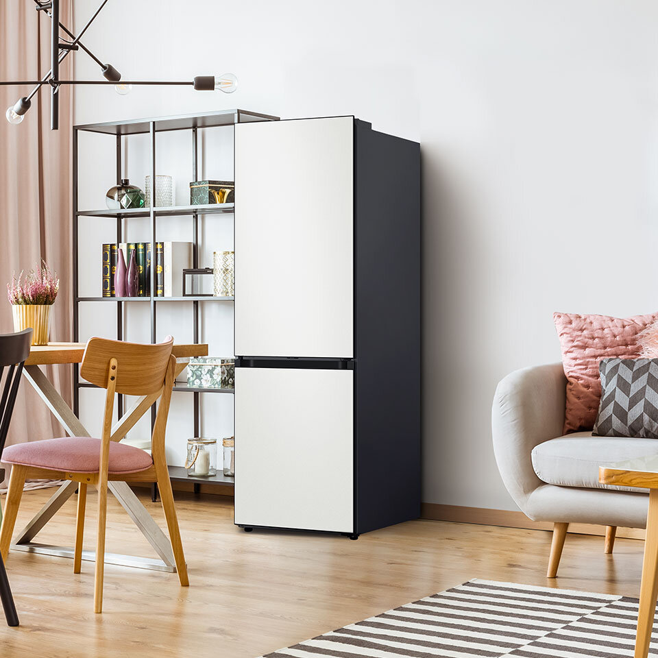 lodówki Bespoke dostępne są w dwóch rozmiarach, by lepiej odpowiadać Twoim potrzebom – na zdjęciu model o wysokości 185 cm