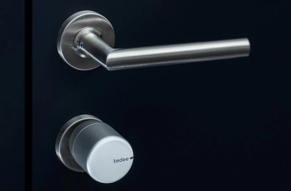 Zamek elektroniczny TEDEE GO Srebrny Bluetooth zasilanie