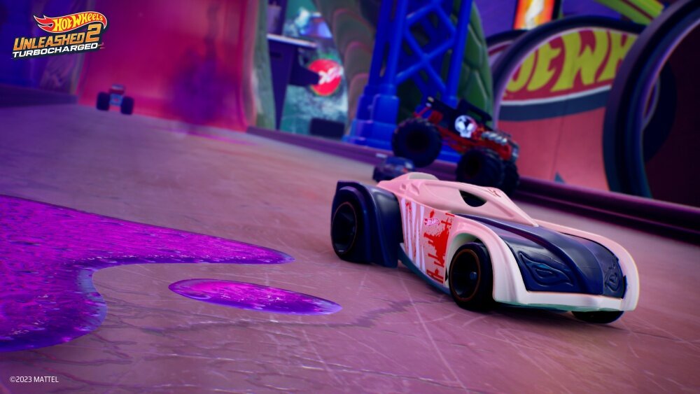 HOT WHEELS UNLEASHED 2 kółka zabawa nowe miejsca nowe tereny przeciwnicy zwycięstwo