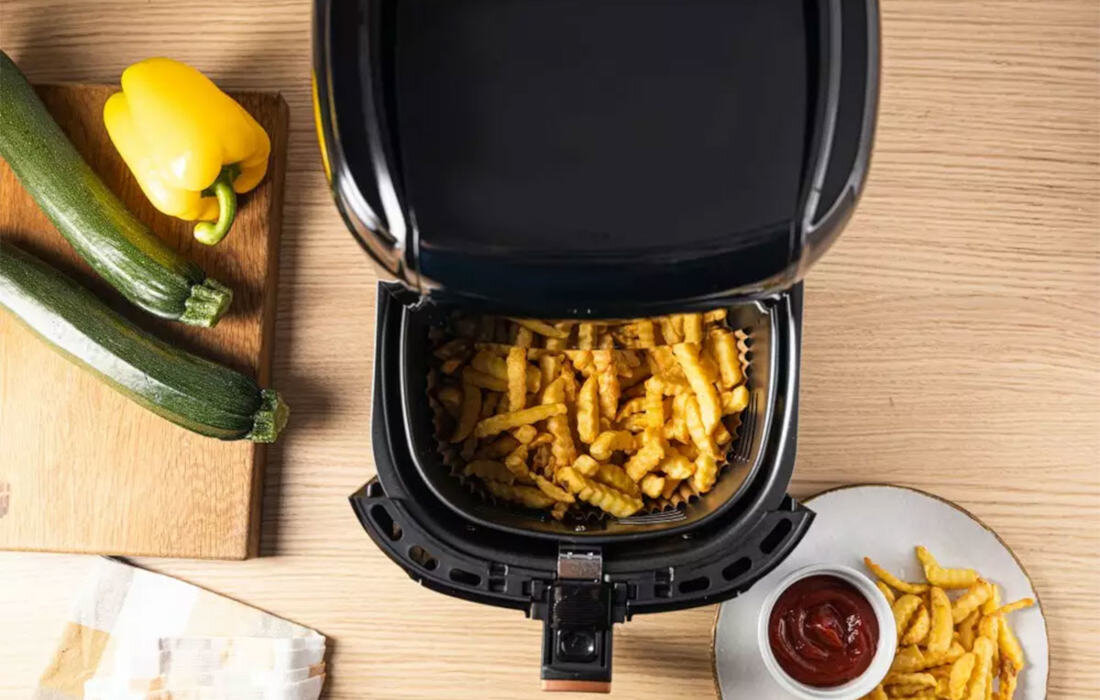 Frytkownica beztłuszczowa KLAUSBERG KB-7600 Air Fryer Czarny Panel sterowania łatwa obsługa regulcja temperatury timer czas zakres moc termostat efekty potrawy