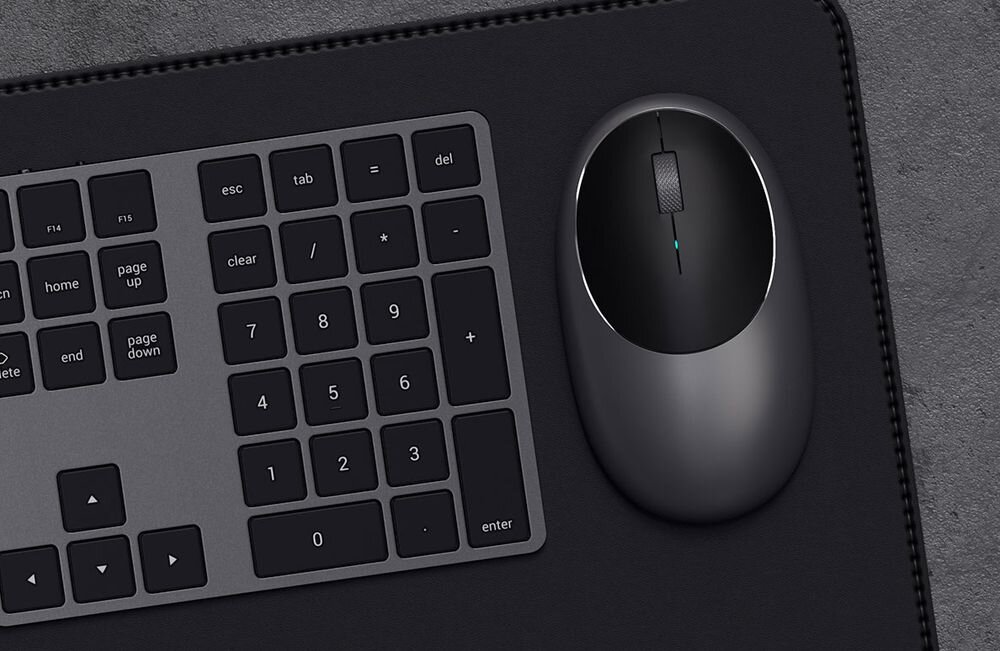 SATECHI ST-XLABKM SATECHI ST-XLABKM bezprzewodowa klawiatura numeryczna laptopami i tabletami bloku cyfr arkuszami kalkulacyjnymi, finansami czy analizami Pełny układ klawiszy - klawiatura z myszką na podkładce z widoku od góry