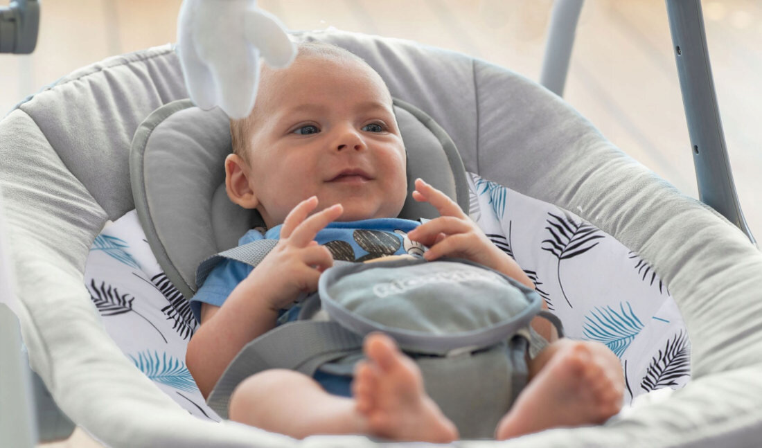 Lezaczek RICOKIDS 7326 Turkusowy wykonanie wysoka jakosc stabilna konstrukcja bezpieczenstwo material komfort palak z trzema pluszowymi zabawkami motoryka stymulacja wzrok