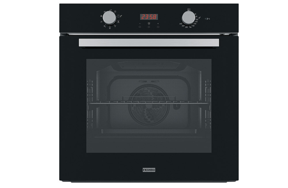 Piekarnik FRANKE FSL 86 H BK Zdjęcie przedstawia piekarnik Franke z czarnym frontem, dużym przeszklonym oknem i srebrnym wykończeniem. Na górze znajdują się dwa pokrętła oraz wyświetlacz LED pokazujący aktualne ustawienia kuchnia serce domu inteligentne urządzenia gotowanie