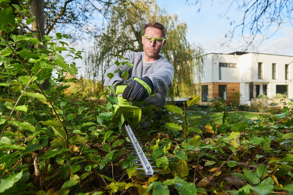 Nożyce do żywopłotu RYOBI RY18HT40A‐115 obroty ostrze grubość cięcia akumulator