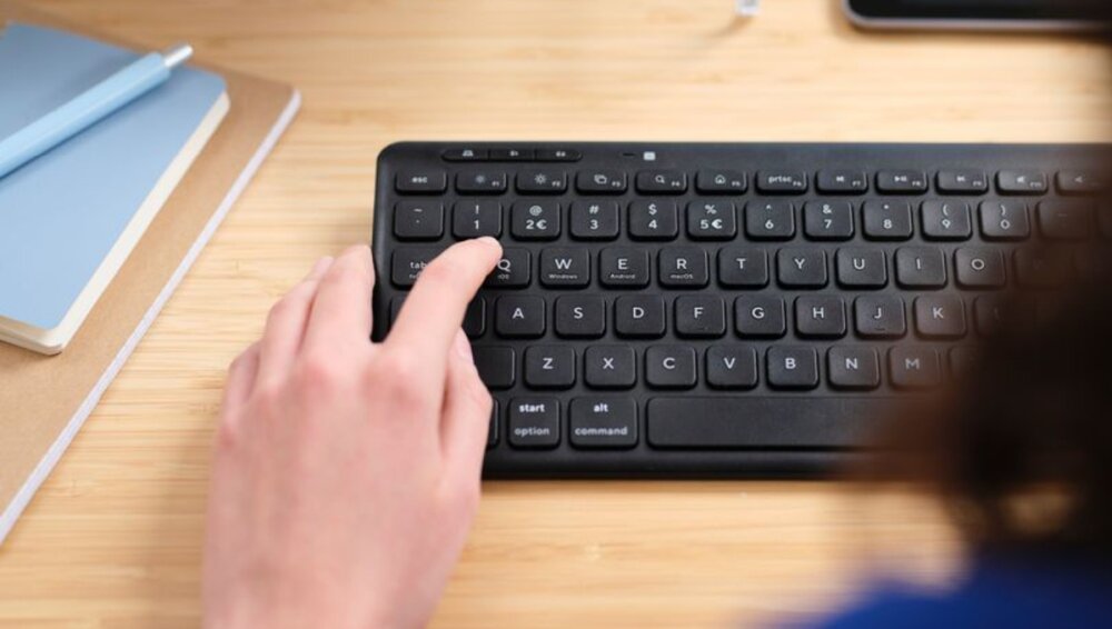 Zestaw bezprzewodowy TRUST (BT+WIRRLES) Lyra zielony potrójne połączenie klucz ekologiczna praca wydłużony czas pracy uniwersalna niski profil łatwa obsługa klawisze piękny chwyt