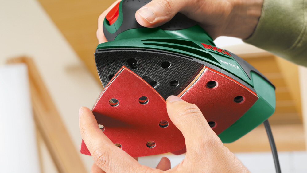 Szlifierka oscylacyjna BOSCH PSM 18 LI 06033A1321 + Zestaw startowy 18V 2.5 Ah dwuczęściowa płyta szlifierska trójkatny wierzchołek obracany