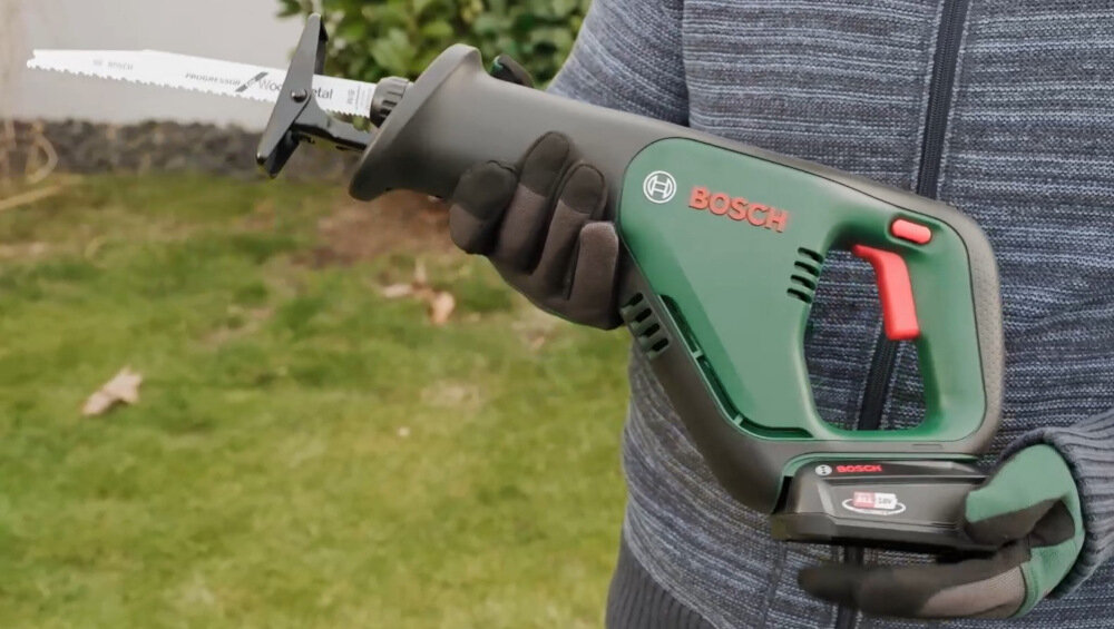 Piła szablasta BOSCH AdvancedRecip 18 06033B2402 + Zestaw startowy 18V 2.5 Ah akumulator z serii POWER FOR ALL 18V wymienny większa elastyczność działania oszczędność napięcie 18 V pojemność 2,5 Ah ładowarka