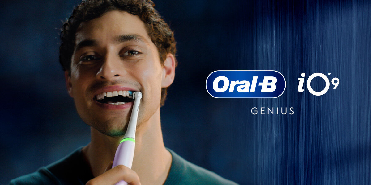 Szczoteczka magnetyczna ORAL-B iO 9 Różowy zdjęcie lifestyle Inteligentna pielęgnacja