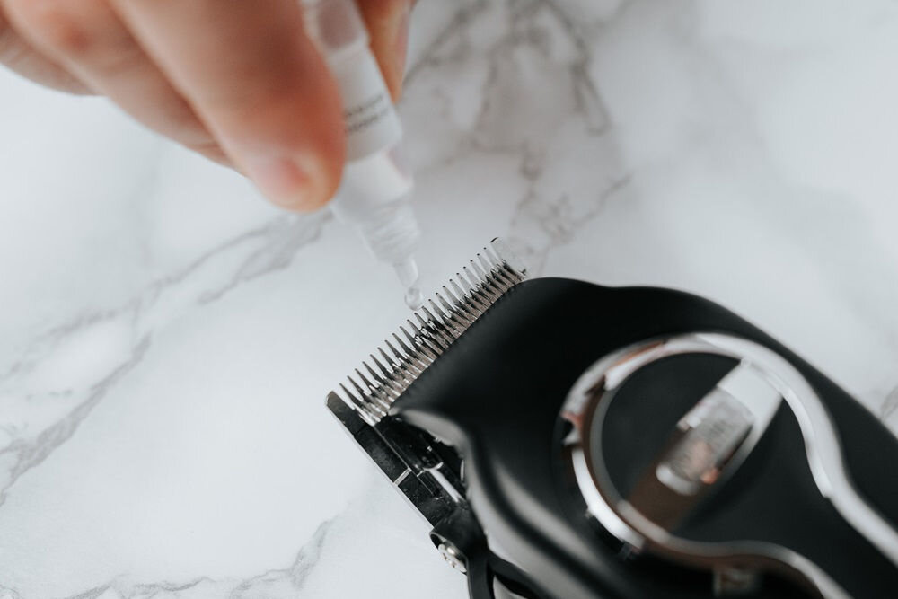 Strzyżarka WAHL Elite Pro Cordless 20606-0460 szczoteczka olej do konserwacji