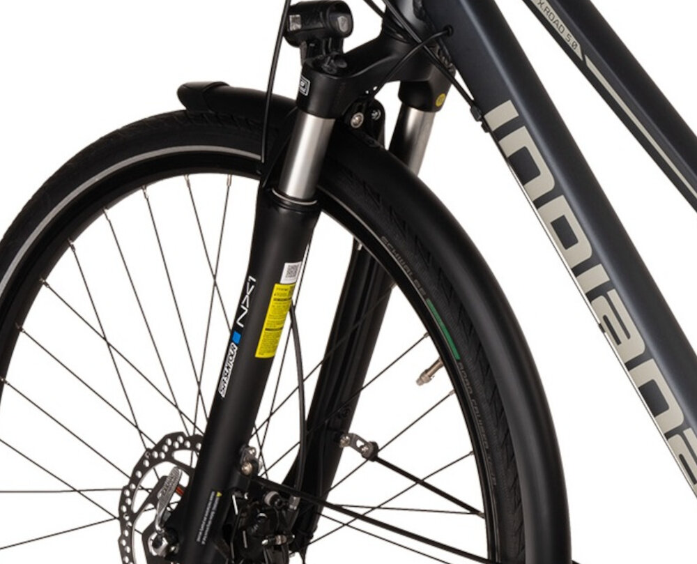 Rower trekkingowy INDIANA X-Road 5.0 D17 28 cali damski Grafitowy rower typu hardtail przedni amortyzator marki HL Corp typ CH-141 ulatwia najezdzanie na przeszkody niweluje wstrzasy regulacja za pomoca manetki